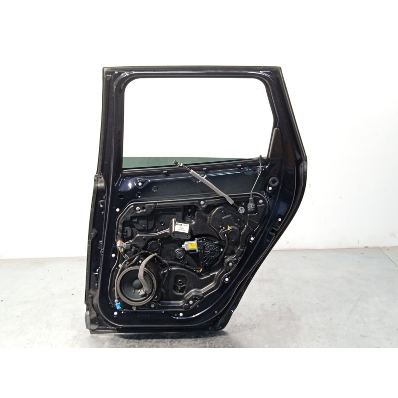 Recambio de puerta trasera derecha para volvo xc60 2.4 diesel cat referencia OEM IAM 31402418  