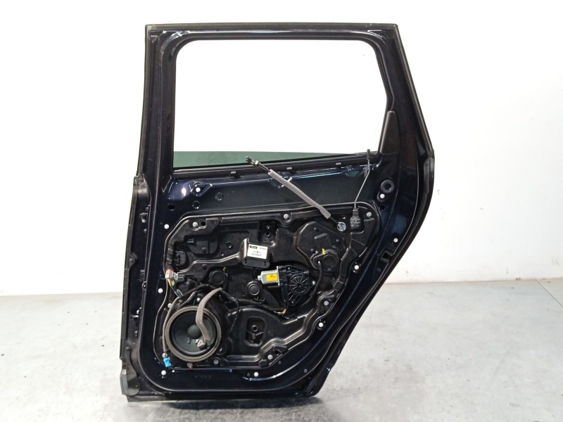 Recambio de puerta trasera derecha para volvo xc60 2.4 diesel cat referencia OEM IAM 31402418  