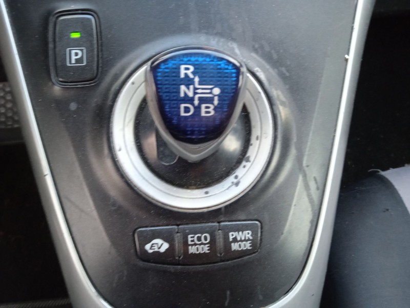 toyota auris (_e15_) del año 2011