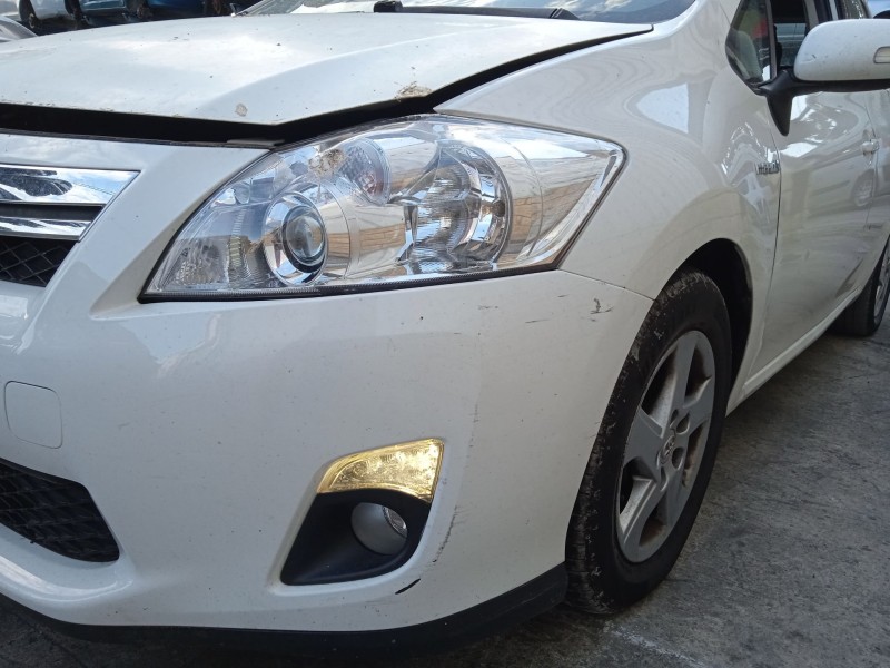 toyota auris (_e15_) del año 2011