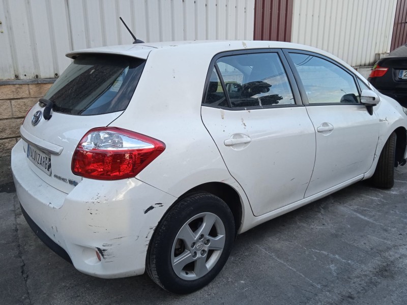 toyota auris (_e15_) del año 2011