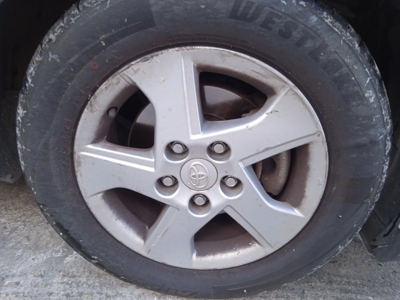 toyota auris (_e15_) del año 2011