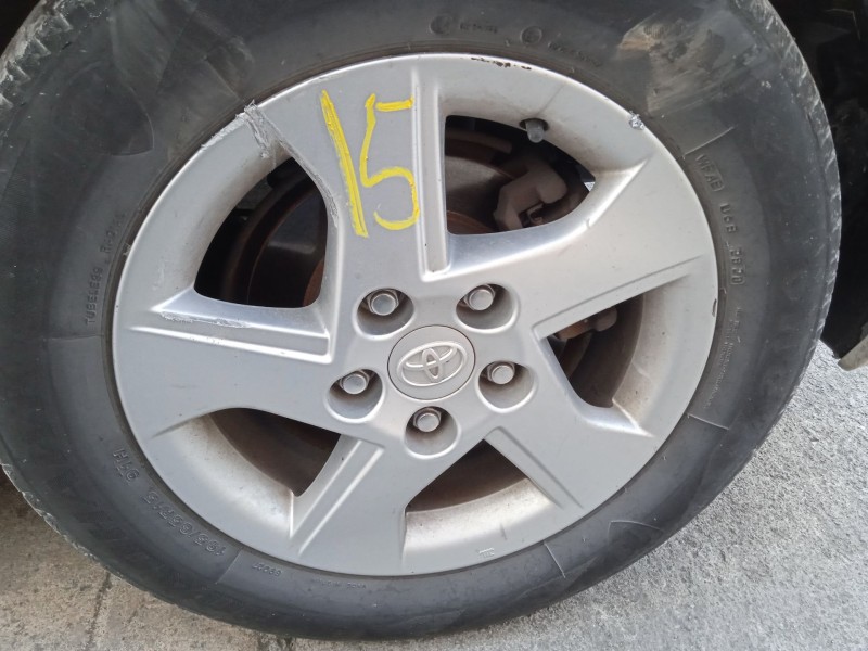 toyota auris (_e15_) del año 2011