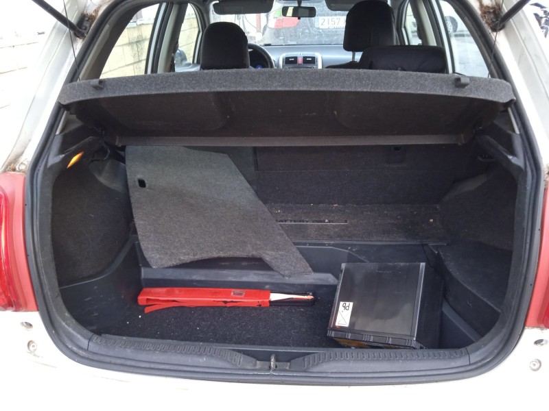 toyota auris (_e15_) del año 2011