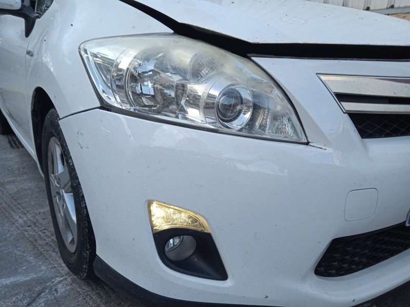 toyota auris (_e15_) del año 2011