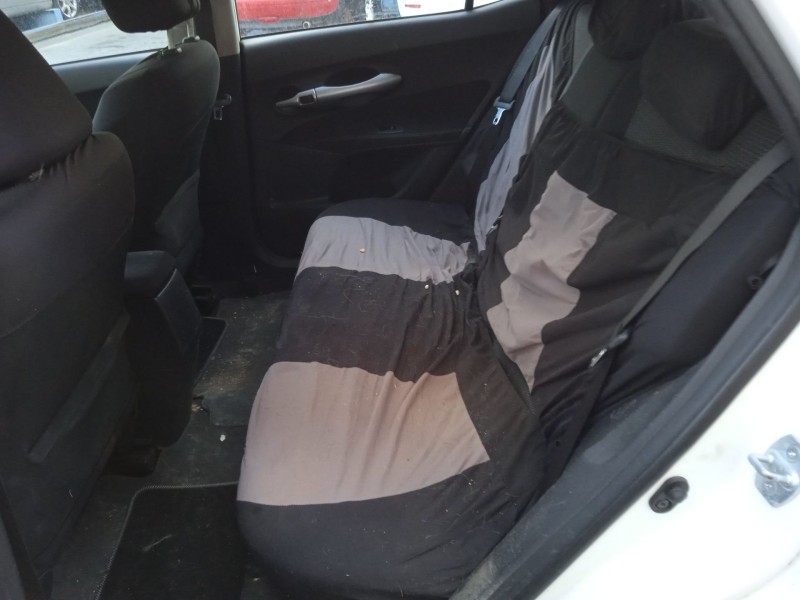 toyota auris (_e15_) del año 2011