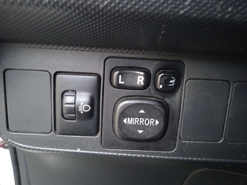 toyota auris (_e15_) del año 2011