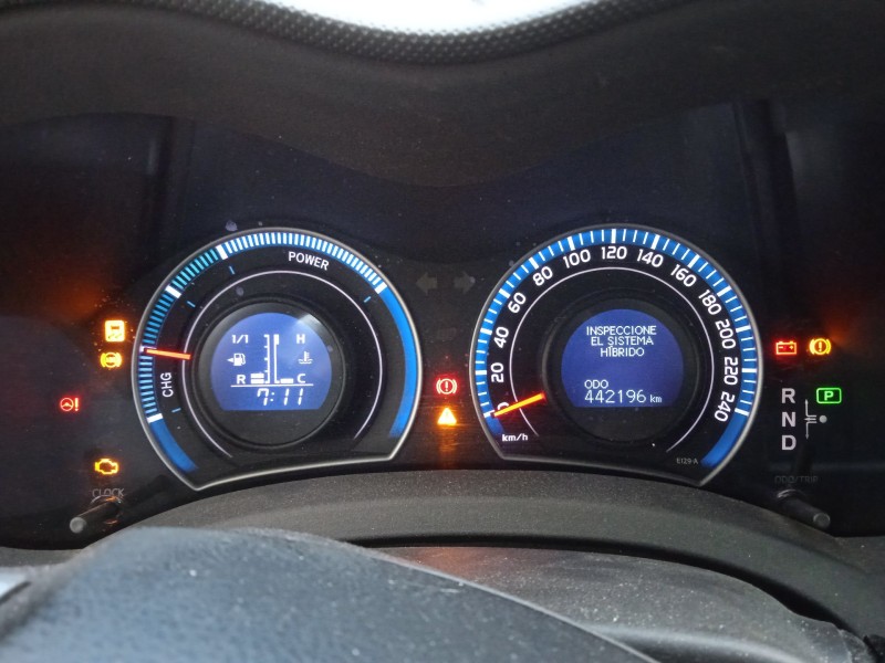 toyota auris (_e15_) del año 2011