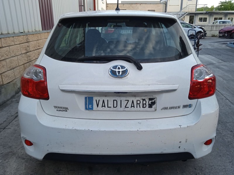 toyota auris (_e15_) del año 2011