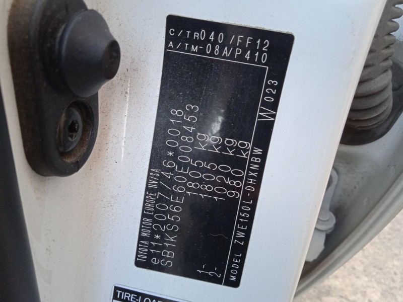 toyota auris (_e15_) del año 2011