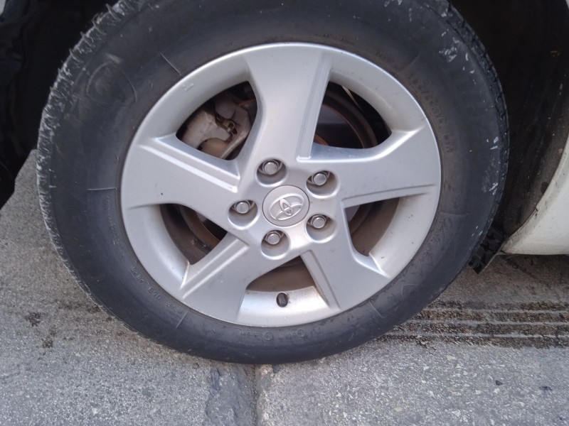 toyota auris (_e15_) del año 2011