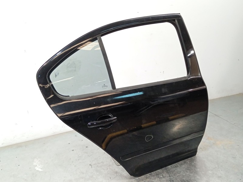 Recambio de puerta trasera derecha para skoda octavia berlina (1z3) rs referencia OEM IAM 1Z5833056  