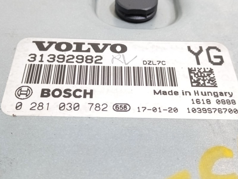 Recambio de centralita motor uce para volvo xc60 2.4 diesel cat referencia OEM IAM 31392982  0281030782