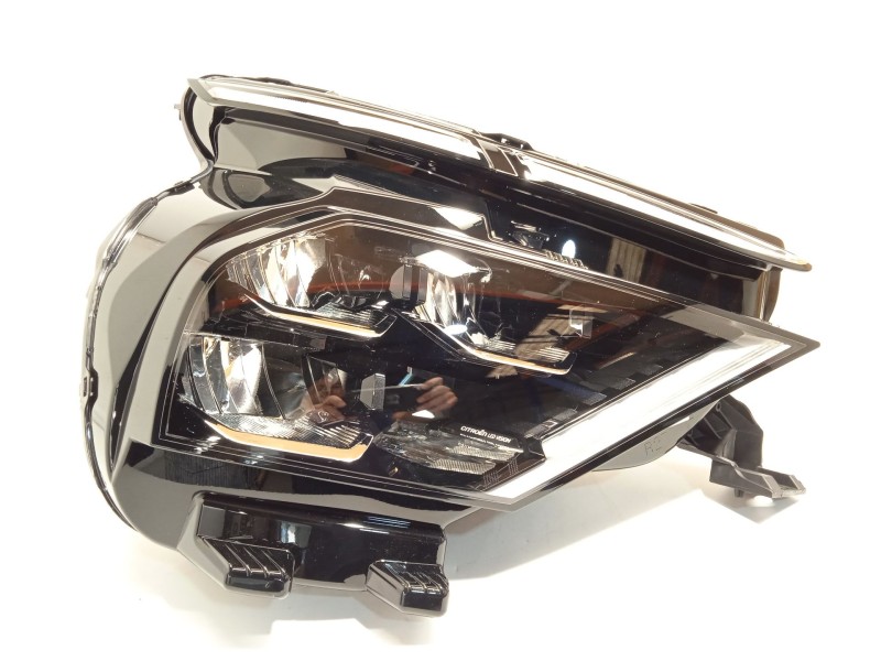 Recambio de faro derecho para citroën c4 iii 1.2 referencia OEM IAM 9830649280  