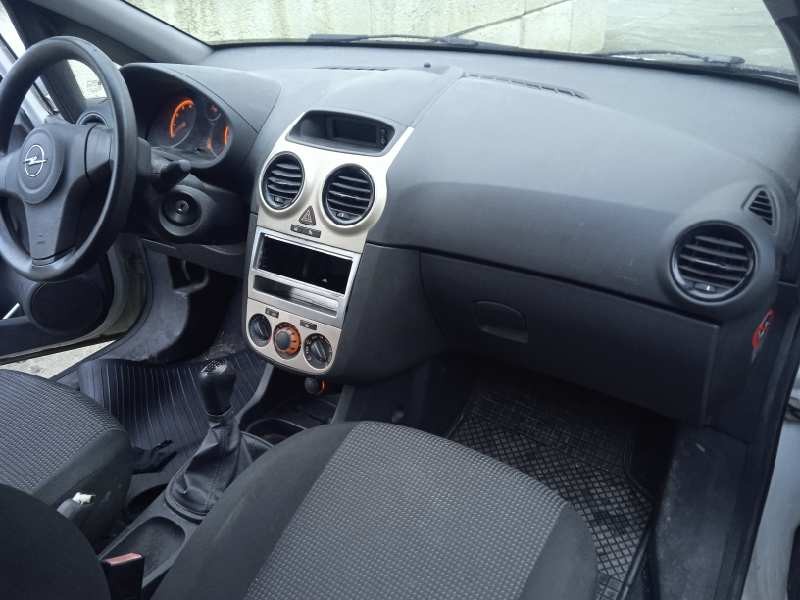 opel corsa d (s07) del año 2009