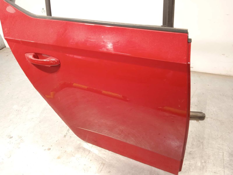 Recambio de puerta trasera derecha para skoda fabia iii (nj3) 1.2 tsi referencia OEM IAM 6V6833056A  