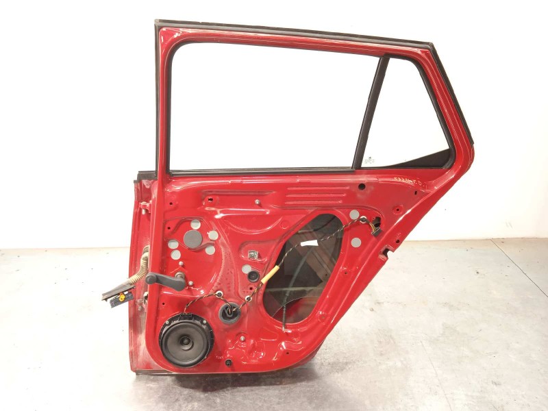 Recambio de puerta trasera derecha para skoda fabia iii (nj3) 1.2 tsi referencia OEM IAM 6V6833056A  