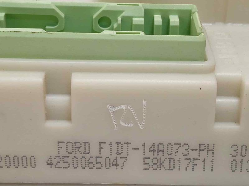 Recambio de caja reles / fusibles para ford kuga ii (dm2) 2.0 tdci referencia OEM IAM F1DT14A073PH  