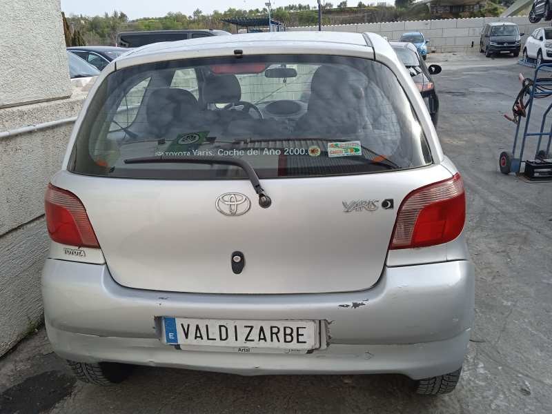 toyota yaris (_p1_) del año 2000