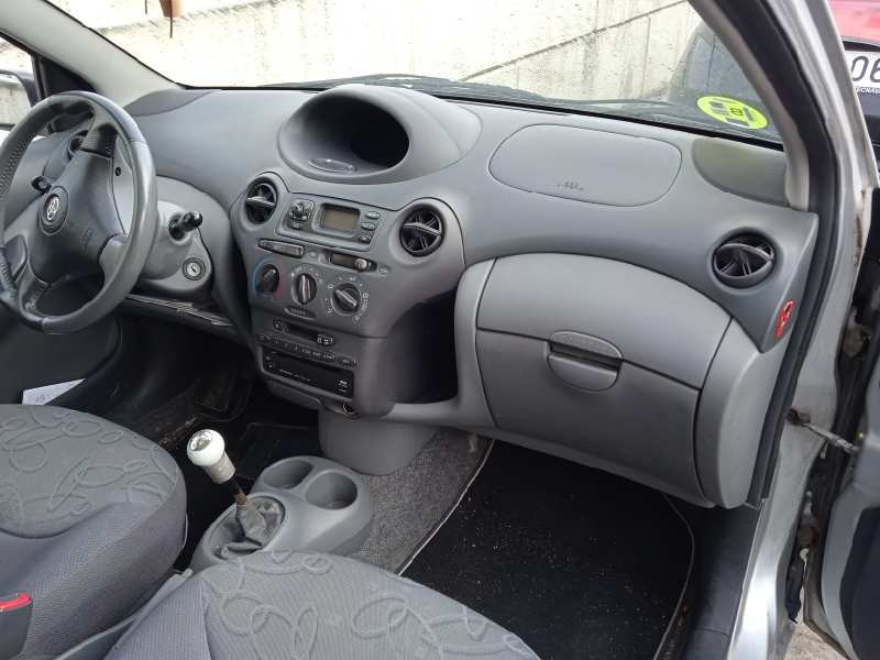 toyota yaris (_p1_) del año 2000