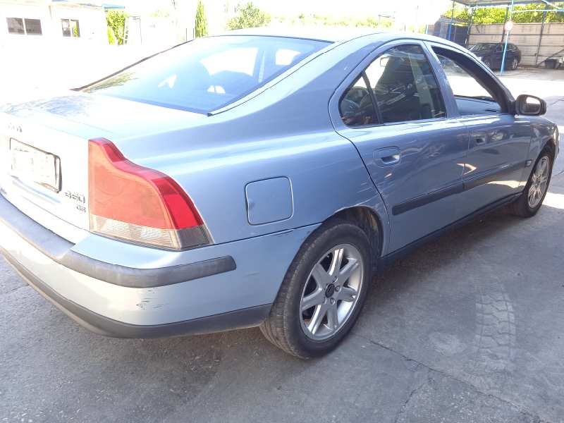 volvo s60 berlina del año 2002