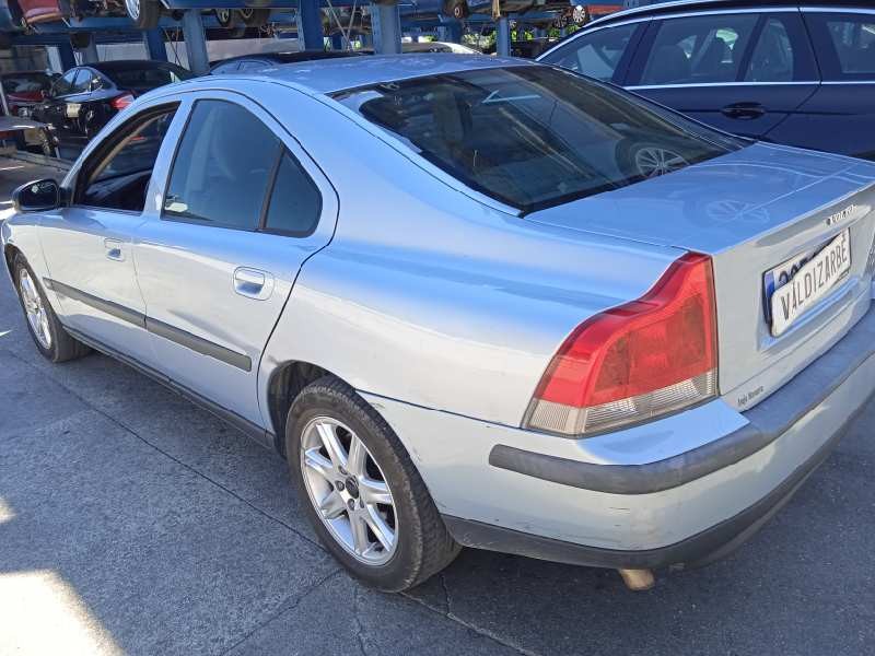 volvo s60 berlina del año 2002