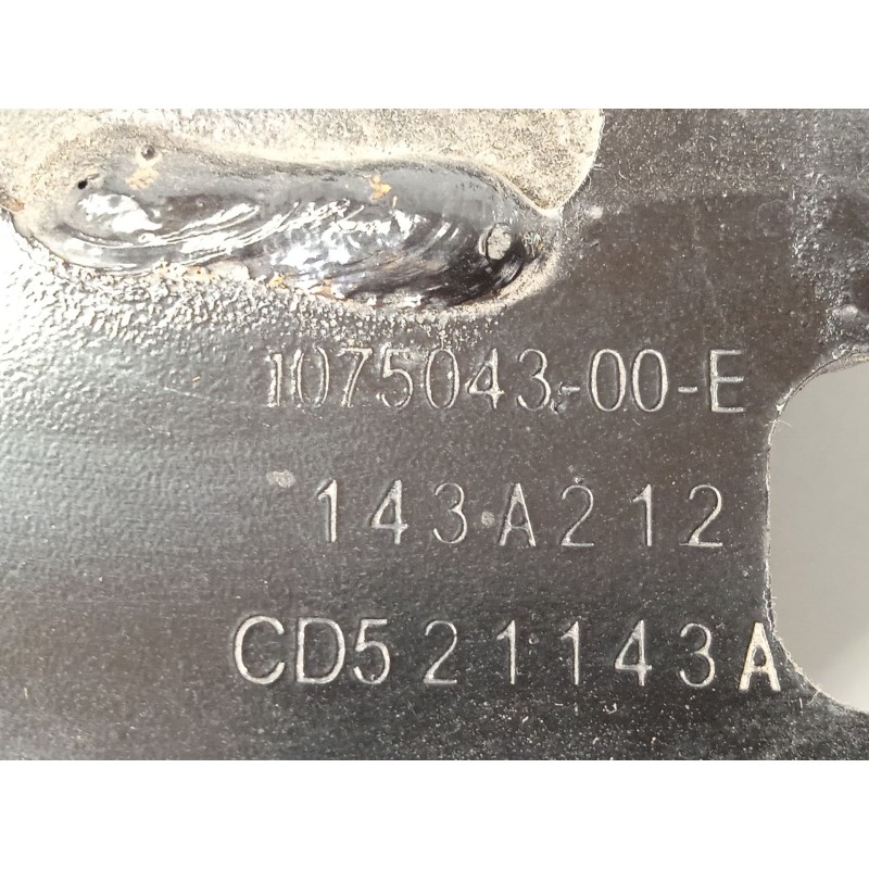 Recambio de travesaño superior para tesla model 3 (5yj3) ev referencia OEM IAM 107504300E  