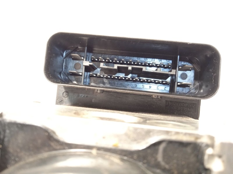 Recambio de abs para toyota yaris active referencia OEM IAM 445400D030 895410D270 06210232454