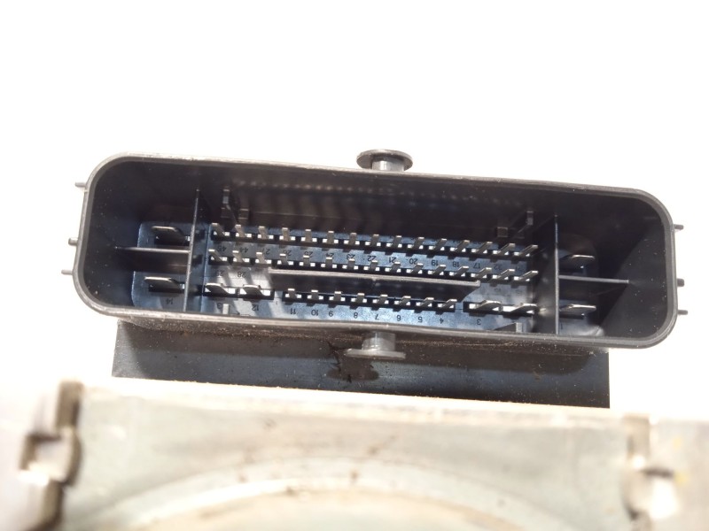 Recambio de abs para audi a3 sportback (8va) ambiente referencia OEM IAM 5Q0614517T 5Q0907379AA 10022003734