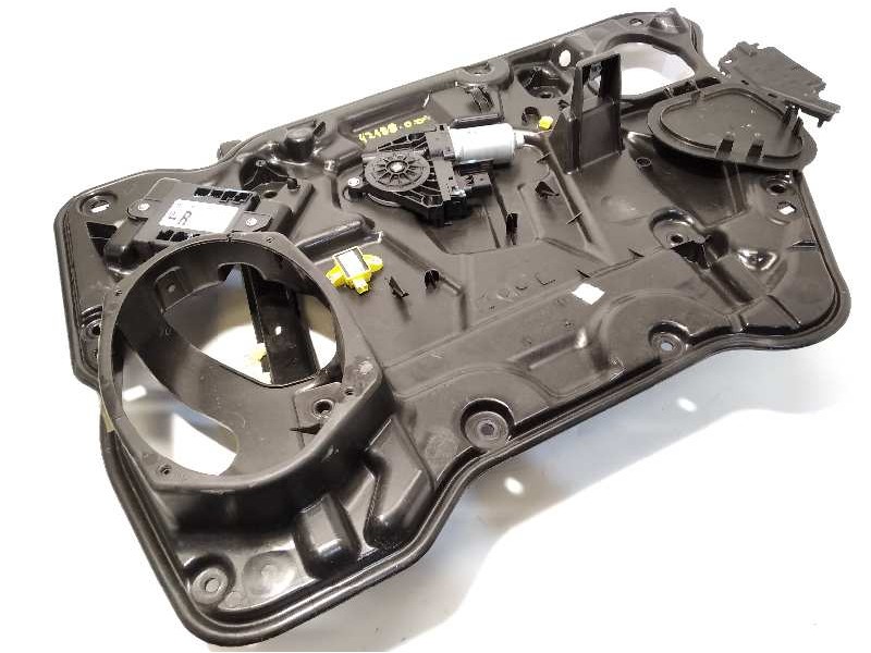 ELEVALUNAS DELANTERO DERECHO C22330100 K68043734AA WR12769