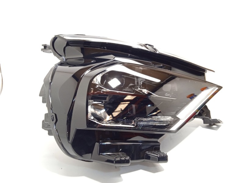 Recambio de faro derecho para citroën c4 iii 1.2 referencia OEM IAM 9830649280  73374698