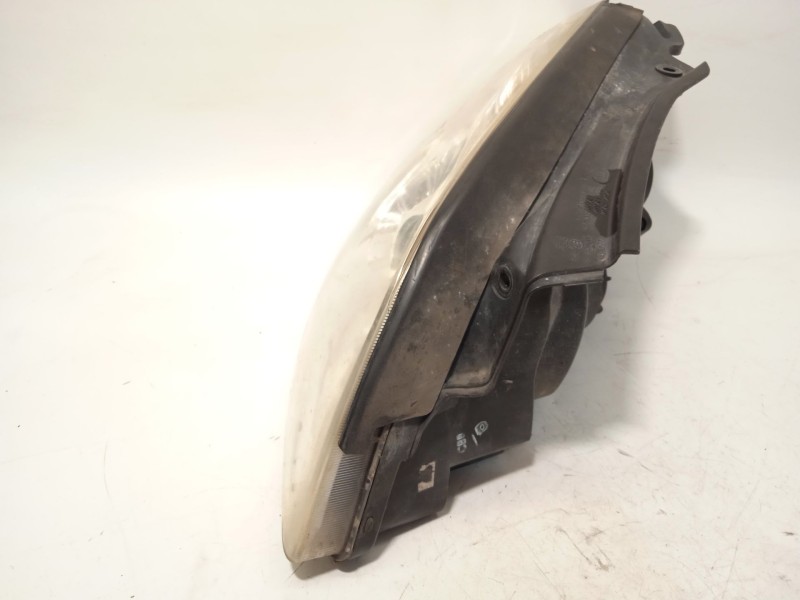 Recambio de faro derecho para kia carens iii monospace (un) 2.0 crdi 140 referencia OEM IAM 921021D020  