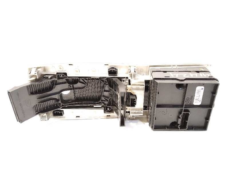 Recambio de mando multifuncion para land rover range rover sport v6 td hse referencia OEM IAM YUD501710  5H3213D730DC