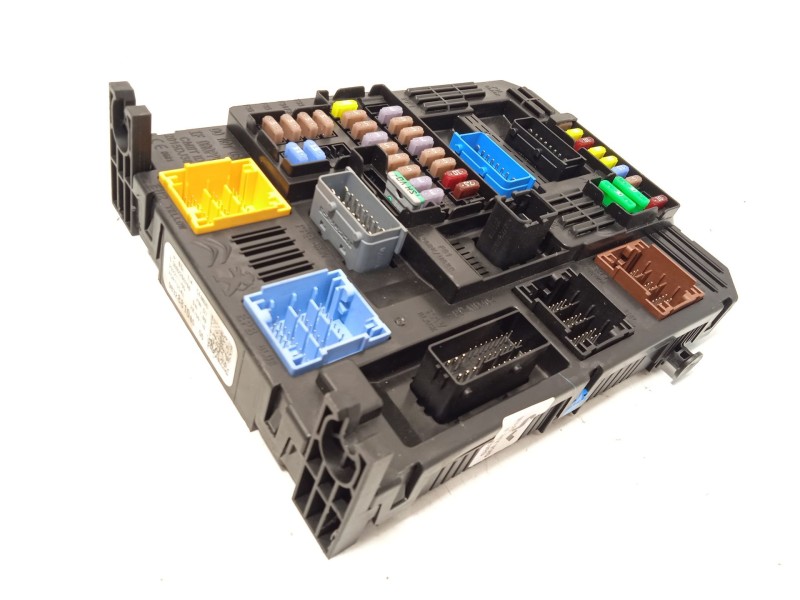 Recambio de caja reles / fusibles para peugeot 2008 i (cu_) 1.5 bluehdi 120 referencia OEM IAM 9832881080 1677607880 