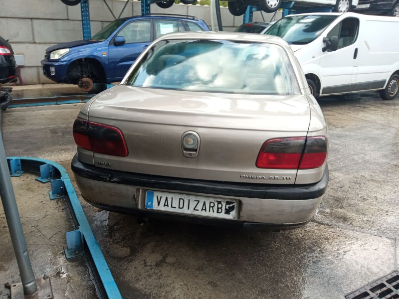 opel omega b (v94) del año 1995