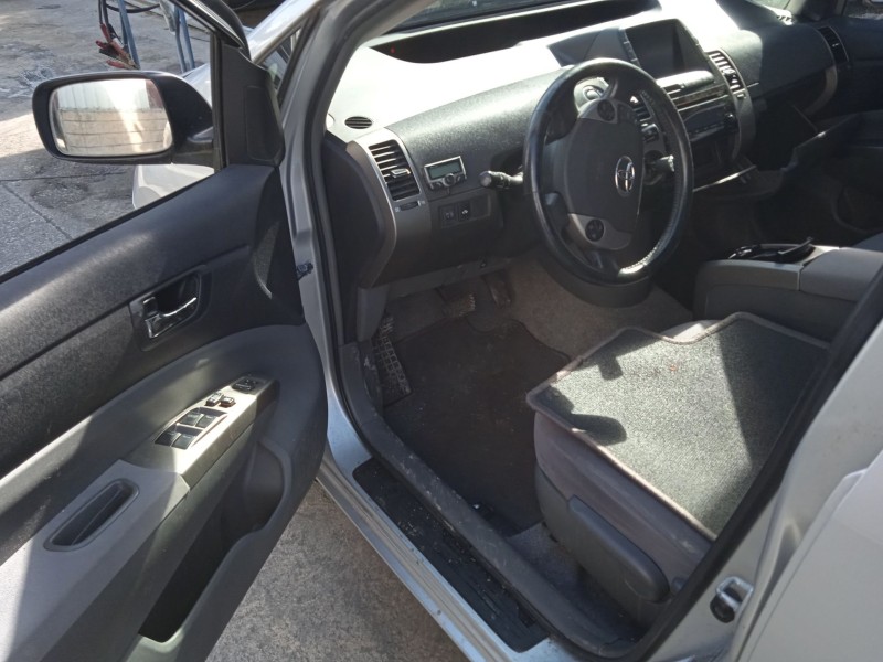 toyota prius liftback (_w2_) del año 2008