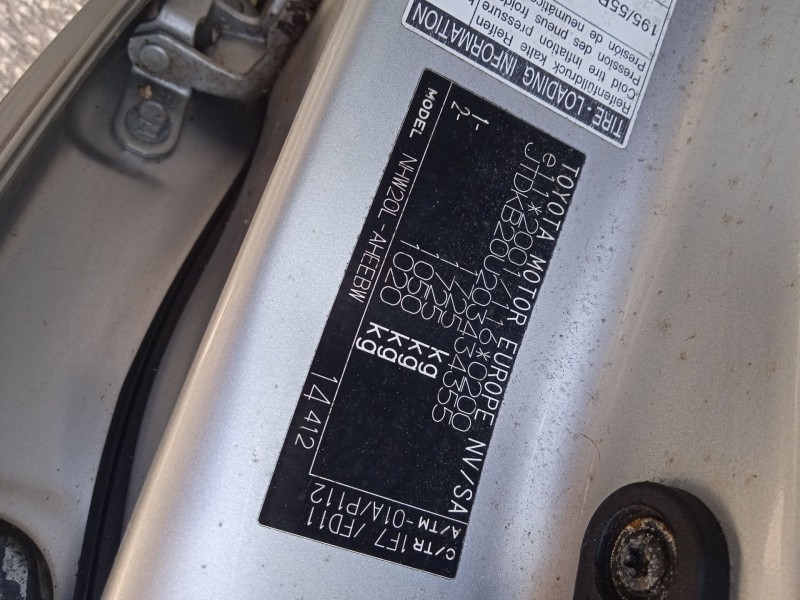 toyota prius liftback (_w2_) del año 2008