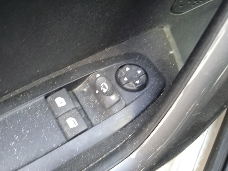 peugeot 2008 i (cu_) del año 2017