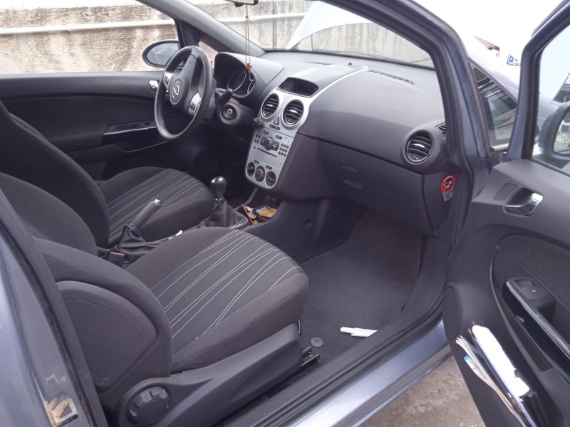 opel corsa d (s07) del año 2009