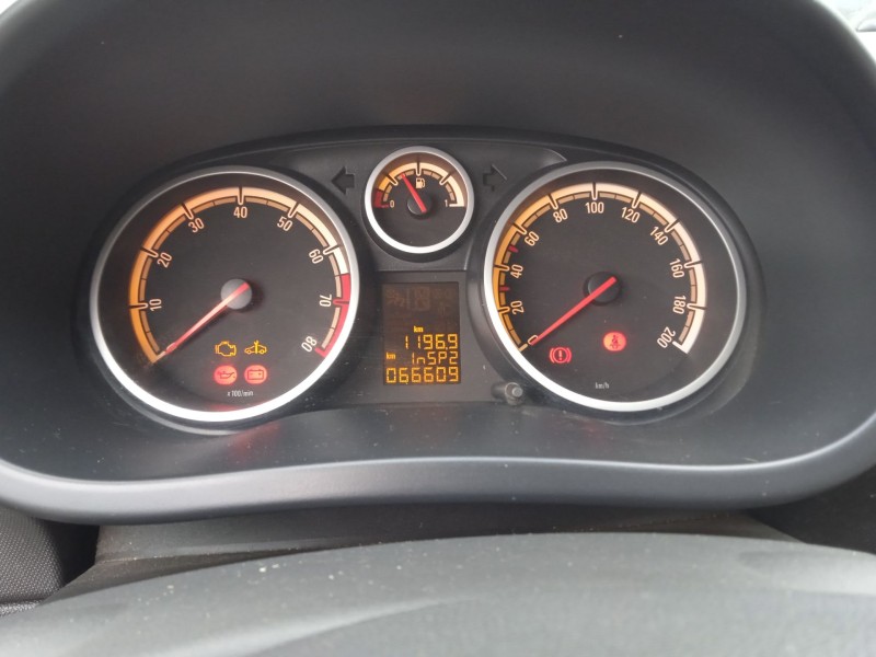 opel corsa d (s07) del año 2009