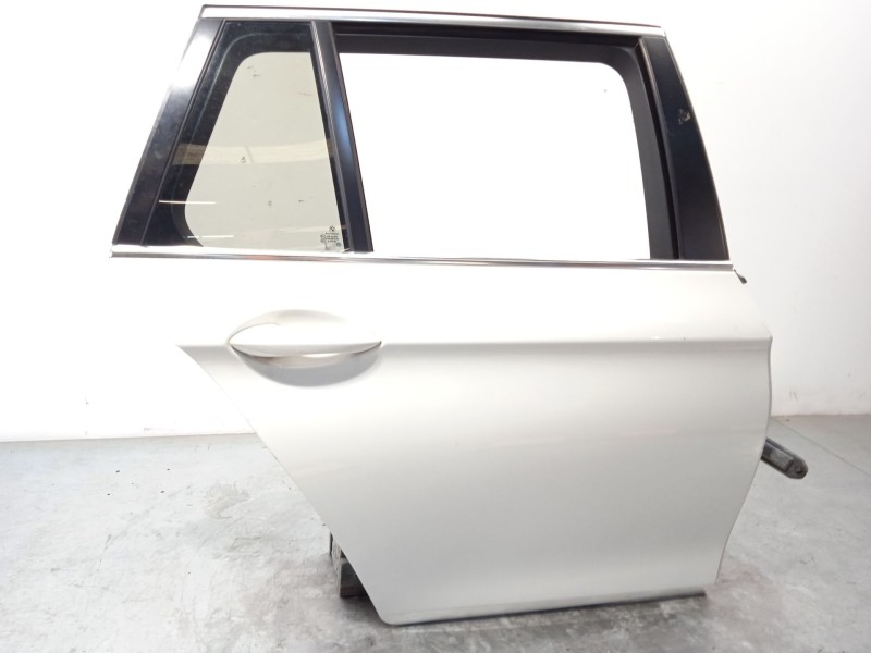 Recambio de puerta trasera derecha para bmw 5 touring (f11) 520 d referencia OEM IAM 41009628758  