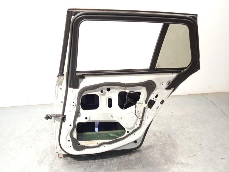 Recambio de puerta trasera derecha para bmw 5 touring (f11) 520 d referencia OEM IAM 41009628758  
