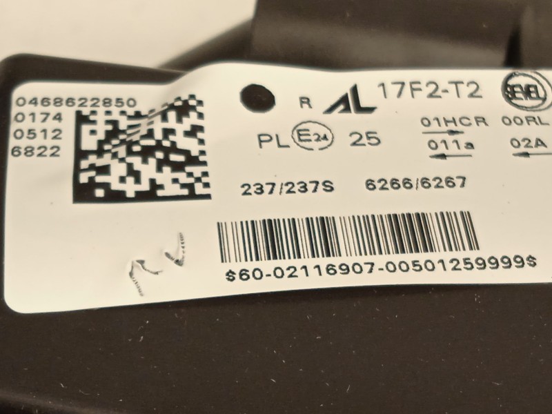 Recambio de faro derecho para fiat ducato furgoneta (250_) 180 multijet 2,3 d referencia OEM IAM 46862285 00468622850 