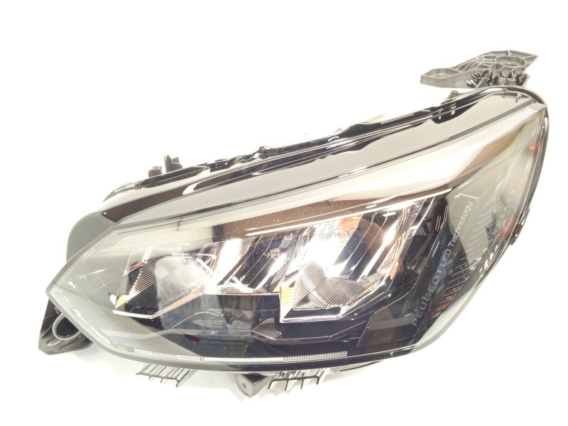 Recambio de faro izquierdo para peugeot 208 (p2) allure referencia OEM IAM 9833036380  90200113