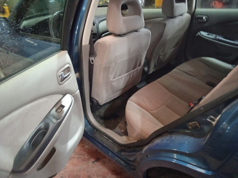 nissan almera ii hatchback (n16) del año 2001