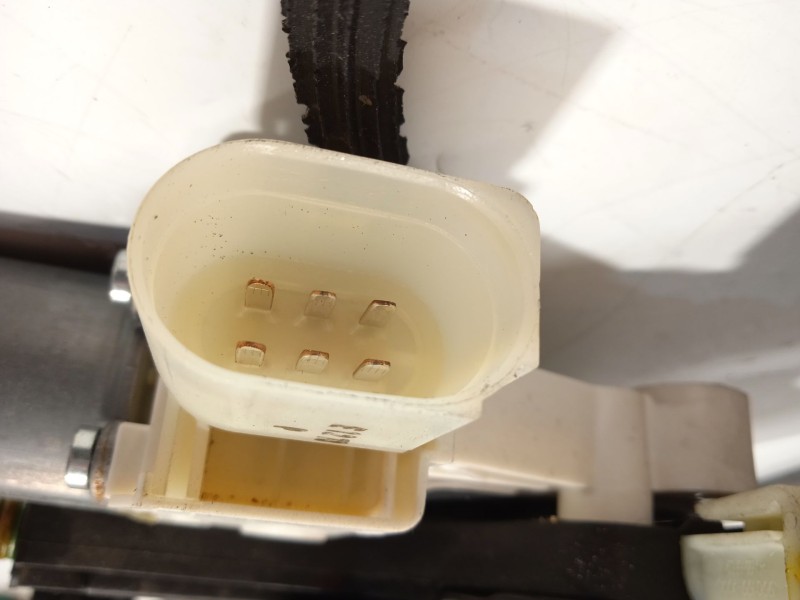 Recambio de elevalunas delantero izquierdo para bmw 5 touring (f11) 520 d referencia OEM IAM 51337182131  