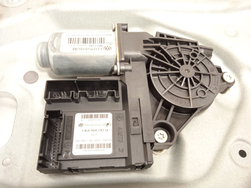 Recambio de elevalunas delantero derecho para volkswagen touran (1t1, 1t2) 1.9 tdi referencia OEM IAM 1T1837730AN 1T0959702M 