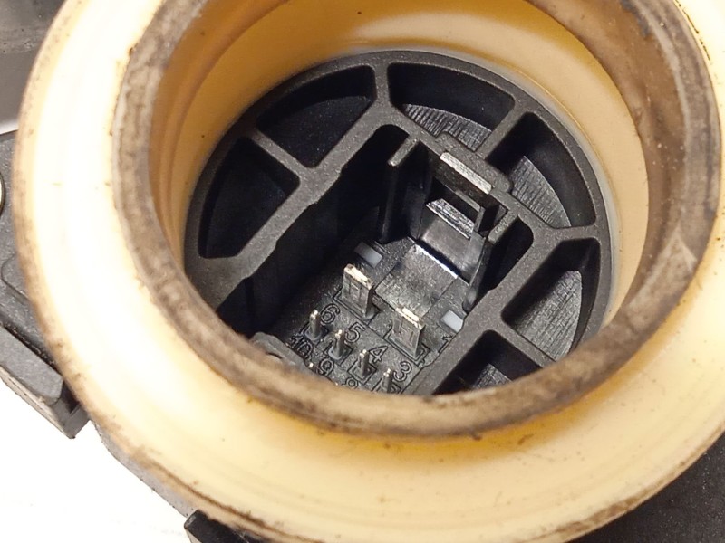 Recambio de elevalunas delantero derecho para toyota auris (_e15_) 1.8 hybrid (zwe150_) referencia OEM IAM 8570102010  