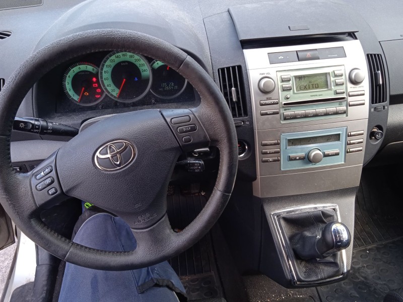 toyota corolla verso (zer_, zze12_, r1_) del año 2004