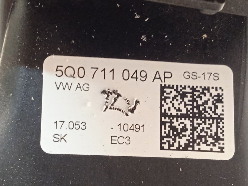 Recambio de palanca cambio para skoda octavia iii combi (5e5, 5e6) 1.6 tdi referencia OEM IAM 5Q0711049AP  